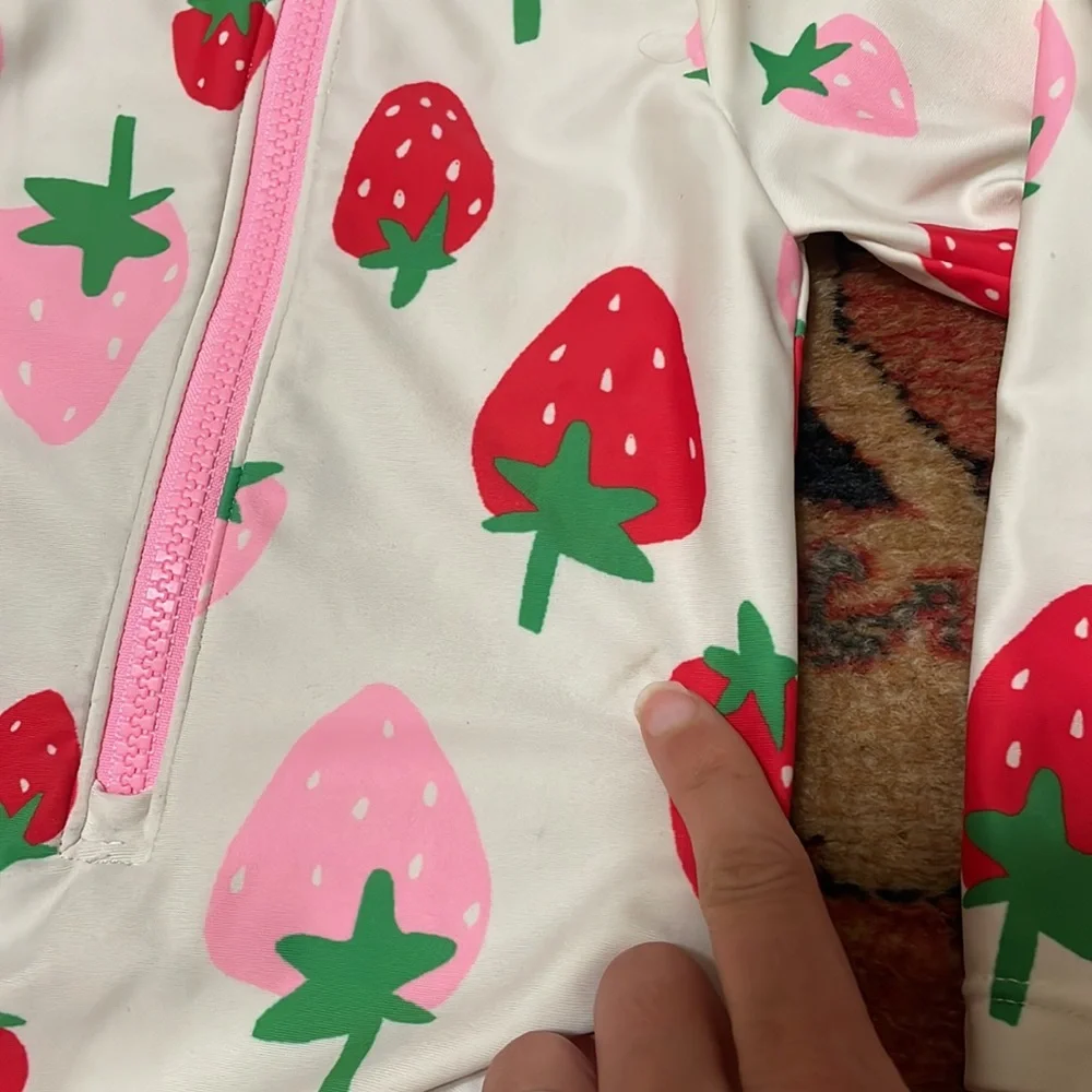 Old Navy Strawberry and Orange Girls Swimsuits Rashguards 18-24m - Picture 6 of 9